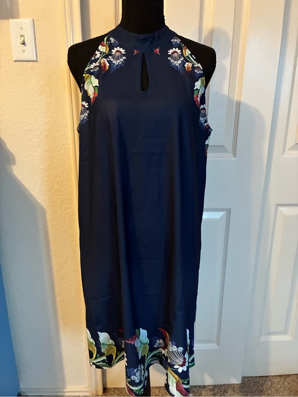 MISSLOOK Navy Floral Keyhole Midi Dress